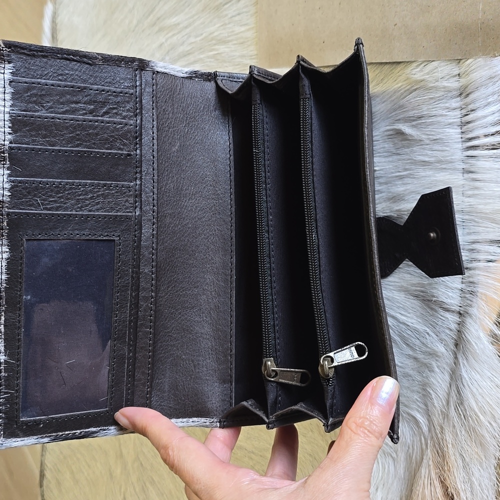 Cowhide Leather Wallet - Picture 4 of 13